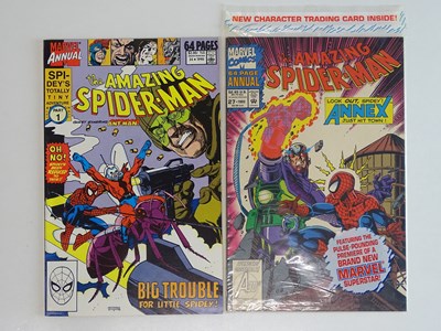 Lot 134 - AMAZING SPIDER-MAN ANNUAL #24 & 27 - (1990/93 -...