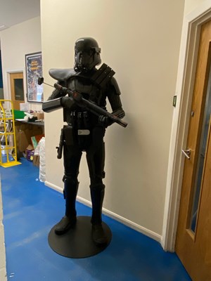Lot 559 - STAR WARS : ROGUE ONE - a lifesize 6'5 STAR...