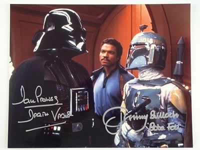 Lot 100 - STAR WARS - A signed colour 10 x 8 comprising...