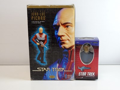 Lot 468 - A SIDESHOW Collectables limited edition bust...