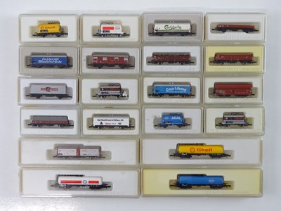 Lot 243 - A mixed group of MARKLIN Z gauge wagons - VG...