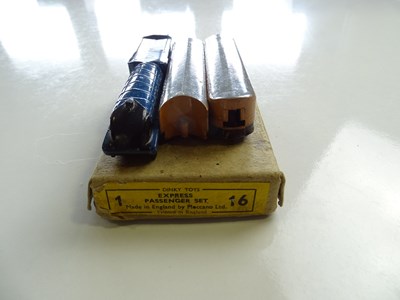Lot 55 - A DINKY No. 16 Express Passenger Train Set in...