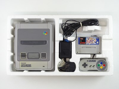 Lot 17 - Super Nintendo Entertainment System (SNES)...