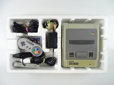 Lot 18 - Super Nintendo Entertainment System (SNES)...