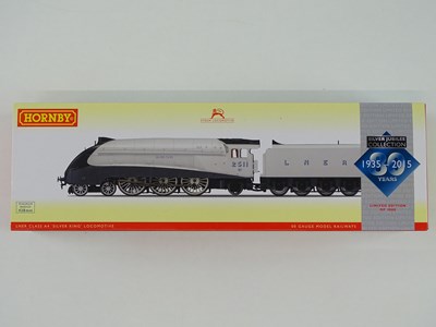 Lot 534 - A HORNBY OO gauge R3308 Silver Jubilee...