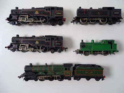 Lot 625 - A group of playworn HORNBY DUBLO OO gauge...