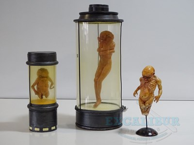 Lot 67 - ALIEN RESURRECTION (1997) - A group of three...