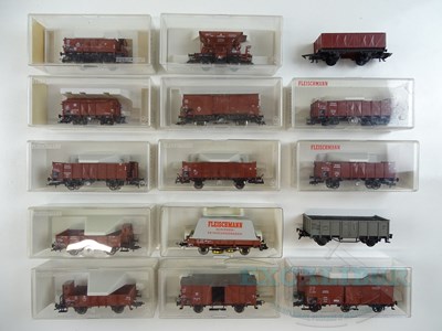 Lot 125 - A group of FLEISCHMANN HO gauge German Outline...