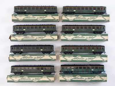 Lot 134 - A group of HO gauge HORNBY ACHO French Outline...