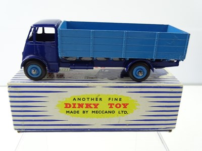 Lot 118 - A DINKY 911 Guy 4-Ton Lorry, 2nd Style Cab -...
