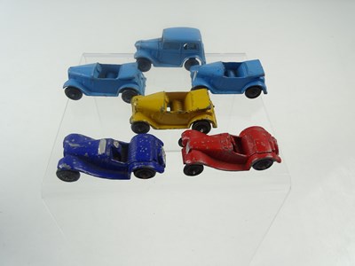 Lot 152 - A group of six DINKY 35 Series cars, x1 35a...