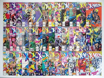 Lot 55 - UNCANNY X-MEN (39 in LOT) - (1989/1992 -...