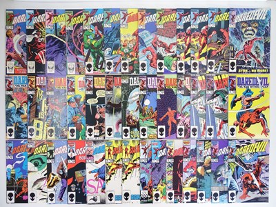 Lot 82 - DAREDEVIL (40 in LOT) - (1983/1987 - MARVEL) -...