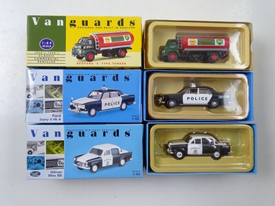 Lot 2 - A mixed group of diecast cars together with a...
