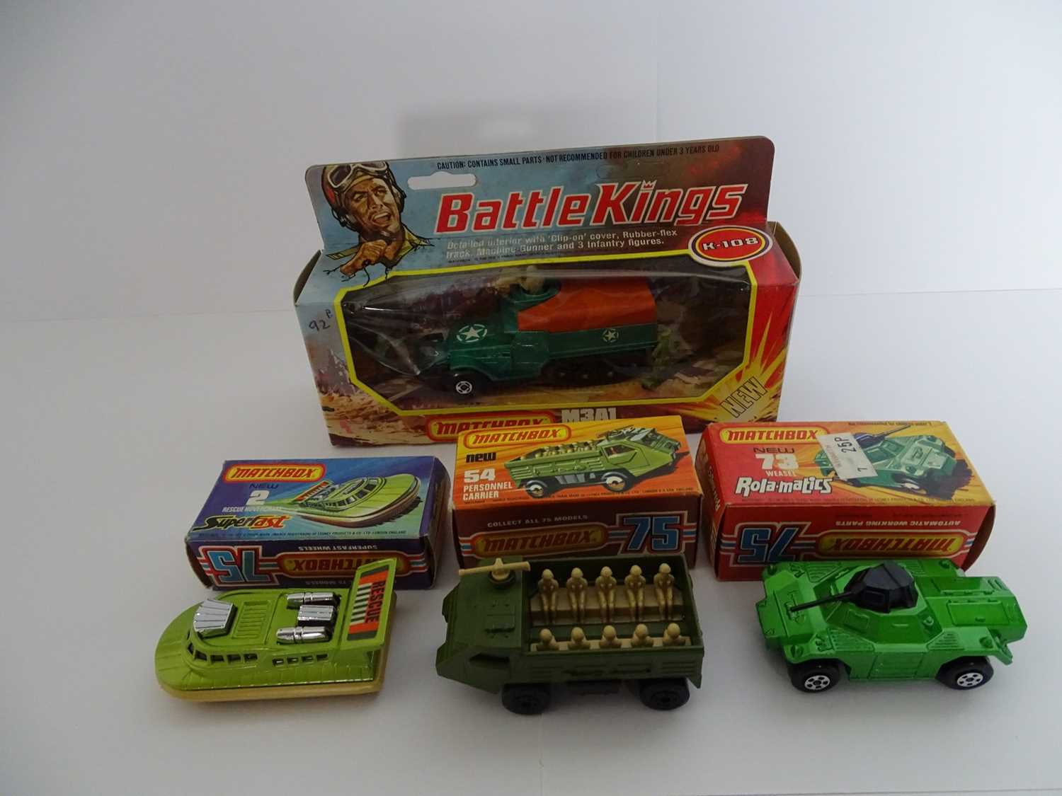 Lot 21 - A group of MATCHBOX military vehicles to...