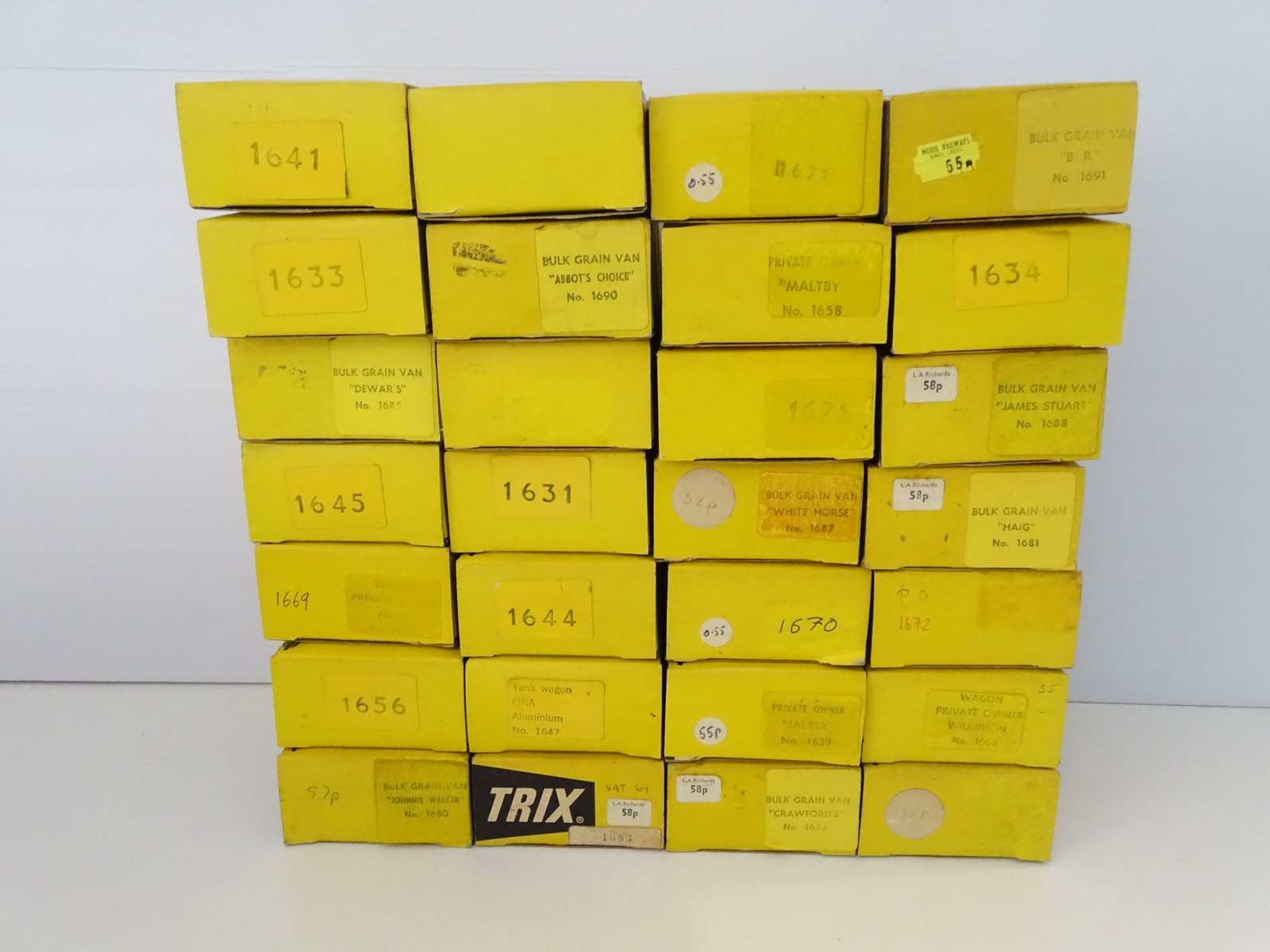 Lot 344 - A large group of mixed TRIX British outline