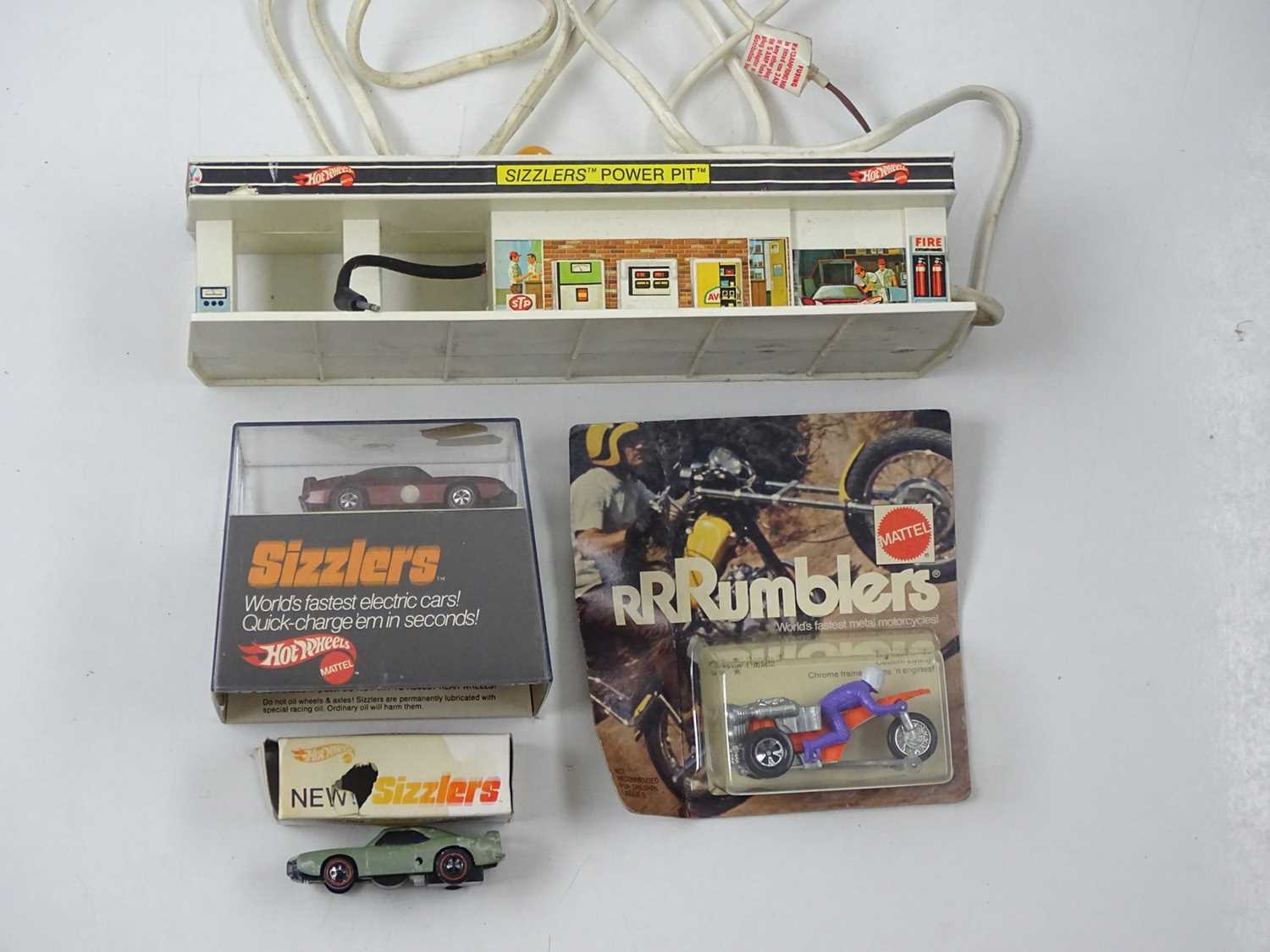 Lot 4 - A group of MATTEL Hot Wheels Sizzlers and...