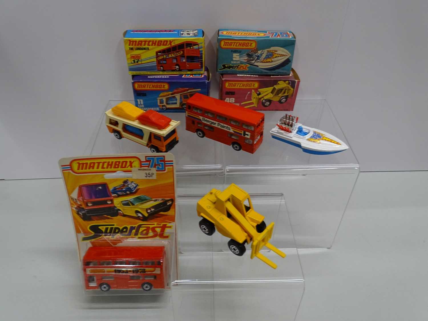 Lot 8 - A group of MATCHBOX Superfast cars comprising...