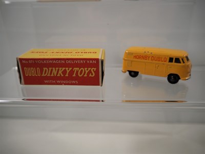 Lot 5 - A group of DUBLO DINKY vans comprising boxed...