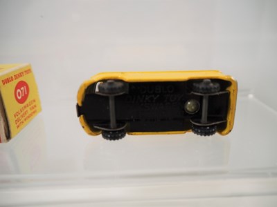 Lot 5 - A group of DUBLO DINKY vans comprising boxed...