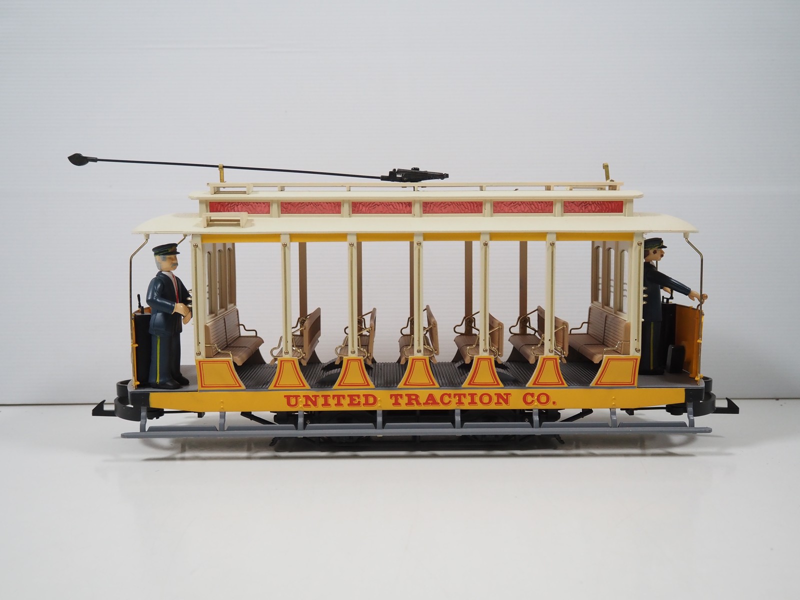 Lot 709 - A pair of BACHMANN Big Haulers G gauge