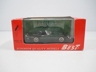 Lot 87 - A group of boxed and unboxed diecast to...
