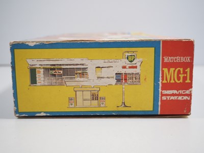 Lot 97 - A LESNEY MATCHBOX MG-1 Service Station - G but...