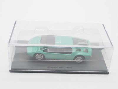 Lot 16 - A SPARK 'S0695' hand built 1:43 scale resin...