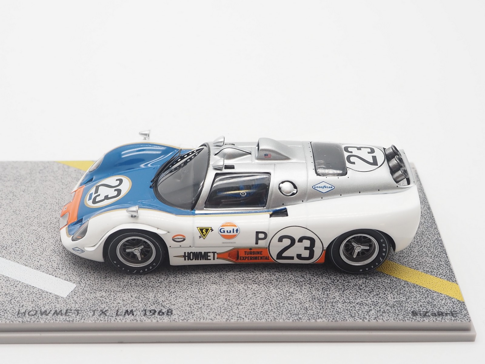 Lot 342 - A pair of 1:43 scale hand built resin models