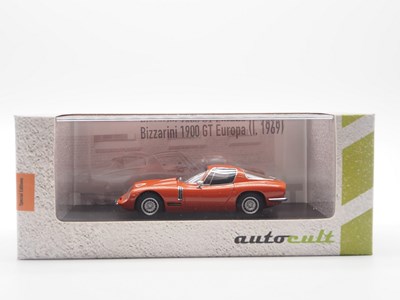 Lot 37 - A 1:43 scale AUTOCULT hand built resin model...
