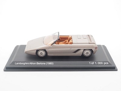 Lot 42 - A group of limited edition 1:43 scale models...