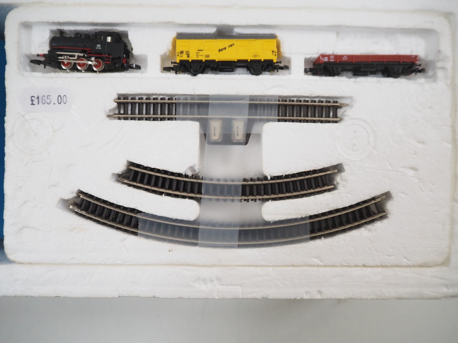 Lot 207 - A MARKLIN Mini-Club Z gauge 8908S starter