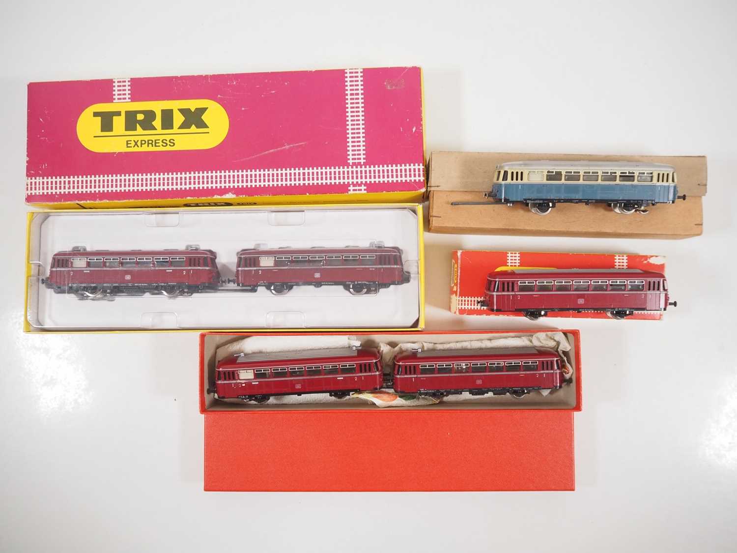 Lot 224 - A pair of TRIX EXPRESS HO gauge 3-rail DC...