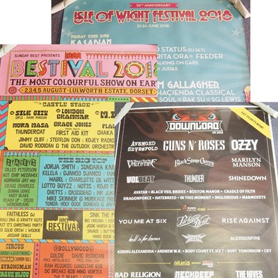 Lot 340 - A group of 2018 music festival bus stop...