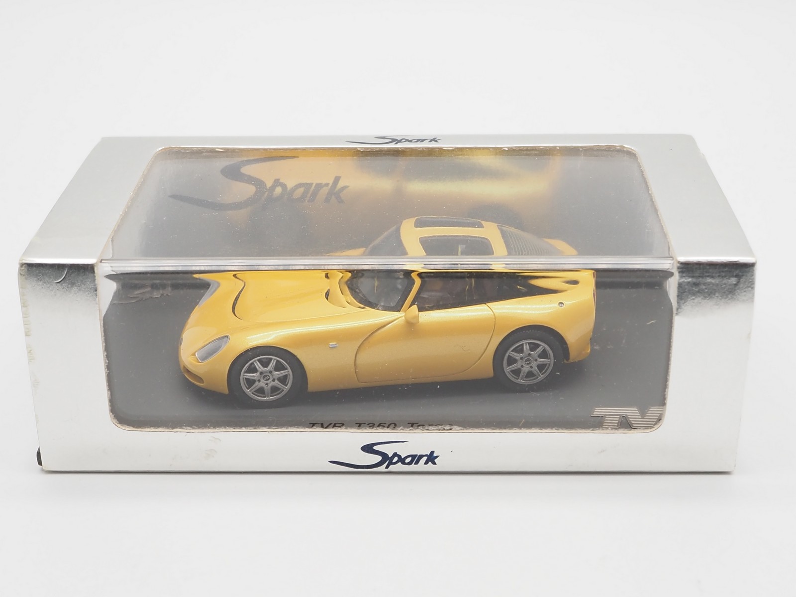 Lot 515 - A pair of 1:43 scale hand built resin models