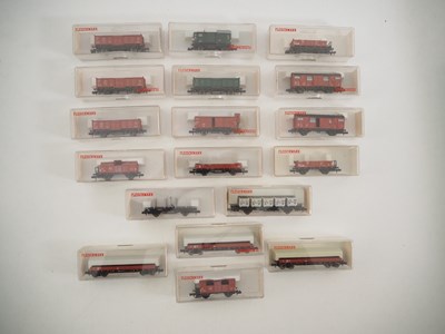 Lot 113 - A group of boxed FLEISCHMANN N gauge wagons...