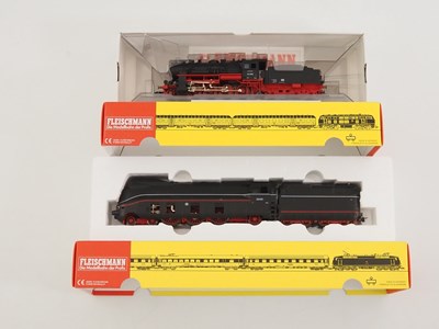 Lot 132 - A pair of FLEISCHMANN HO gauge German outline...