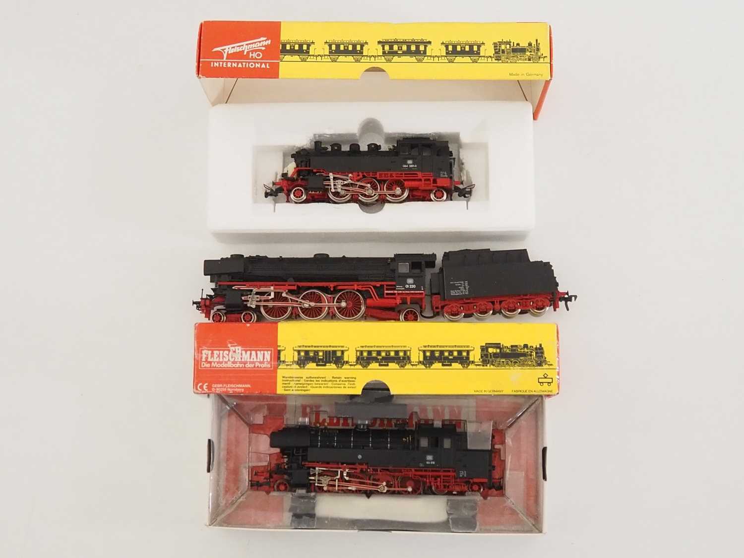 Lot 138 - A group of FLEISCHMANN HO gauge German outline...