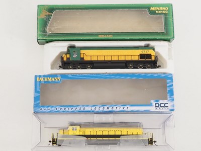 Lot 169 - A pair of HO gauge American outline diesel...