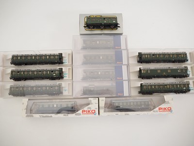 Lot 175 - A group of HO gauge German outline passenger...