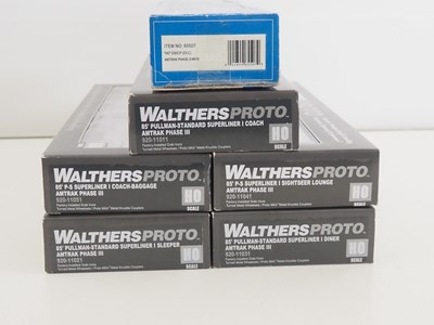 Lot 185 - A group of HO gauge American outline rolling...