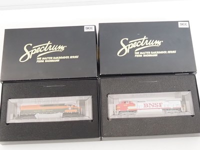 Lot 213 - A pair of SPECTRUM HO gauge American outline...