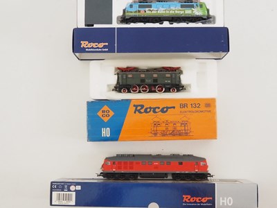 Lot 300 - A group of ROCO HO gauge German outline diesel...