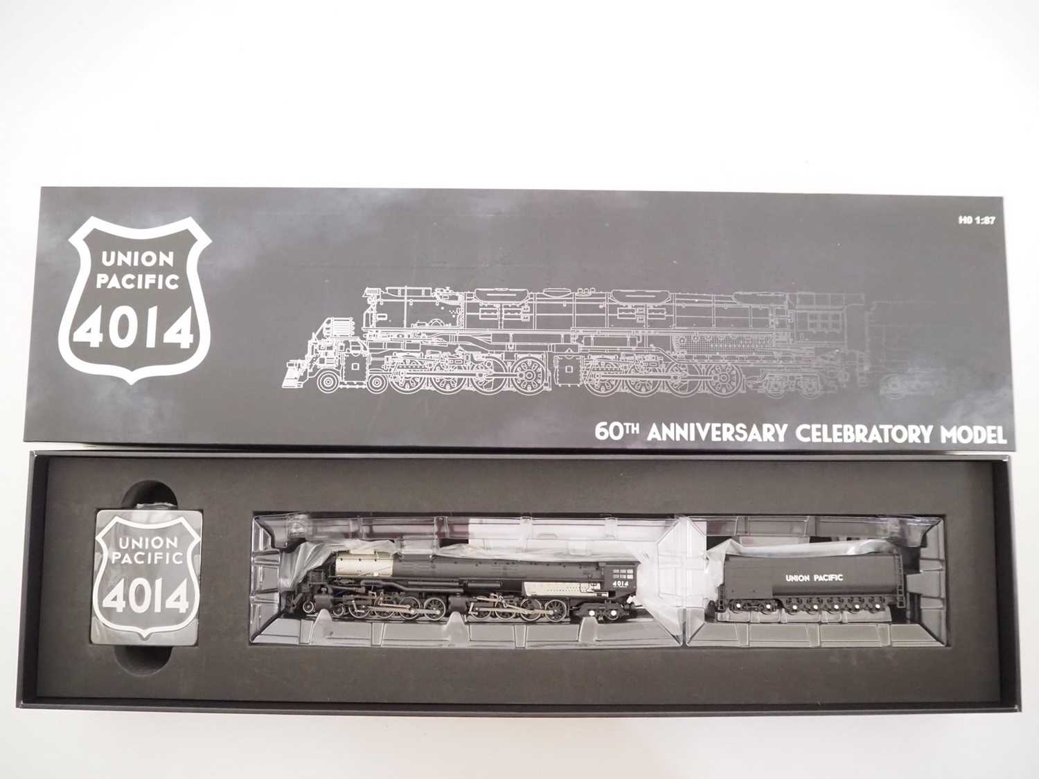 Lot 347 - A RIVAROSSI HO gauge American outline HR2753...