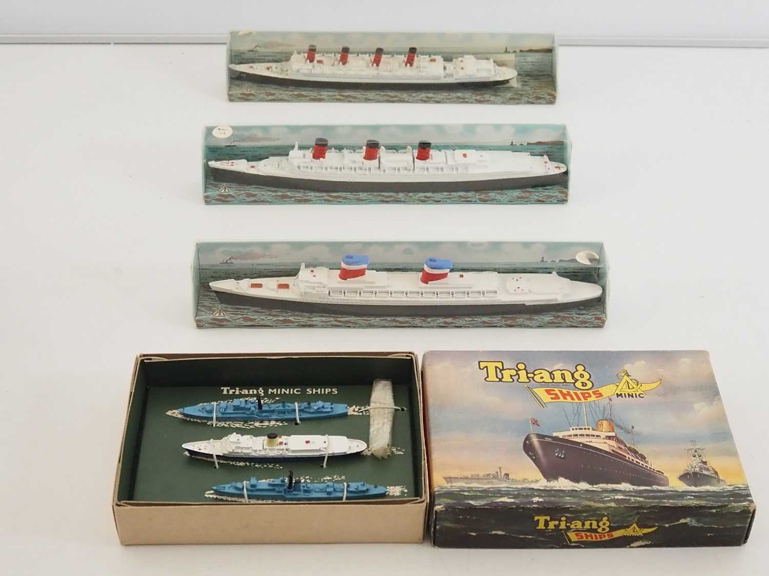 Lot 38 - A group of vintage TRI-ANG MINIC ships,...