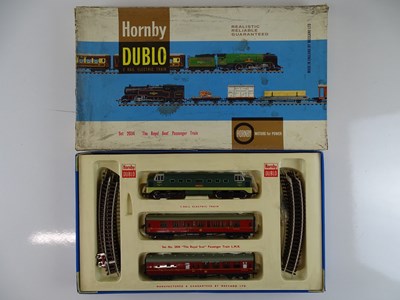 Lot 450 - A HORNBY DUBLO 2034 'The Royal Scot' Passenger...