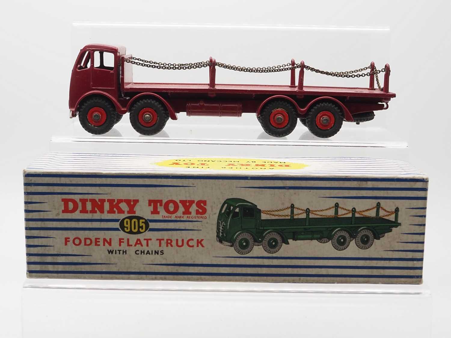 Lot 78 - A DINKY No 905 (505) 2nd type cab Foden Flat...