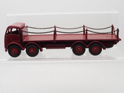 Lot 78 - A DINKY No 905 (505) 2nd type cab Foden Flat...