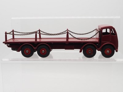 Lot 78 - A DINKY No 905 (505) 2nd type cab Foden Flat...