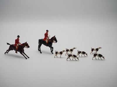 Lot 90 - A group of BRITAINS hunt series figures,...